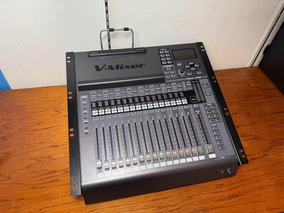 Roland Digital Mixer V-Mixer M-200I