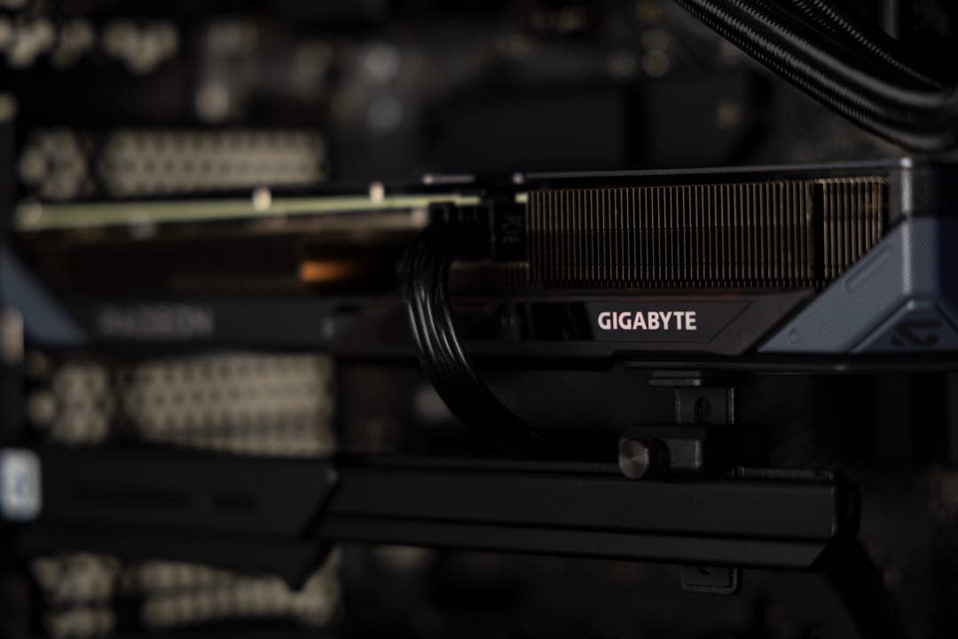 Gaming Desktops Pc Ryzen 7 7700X Ddr5 32Gb 1Tb