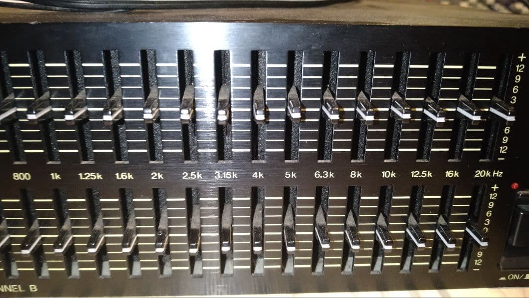 Yamaha Equalizer Q2031B