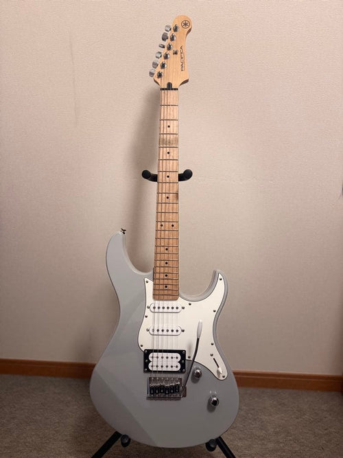 Yamaha Electric Guitars Pacifica 112V