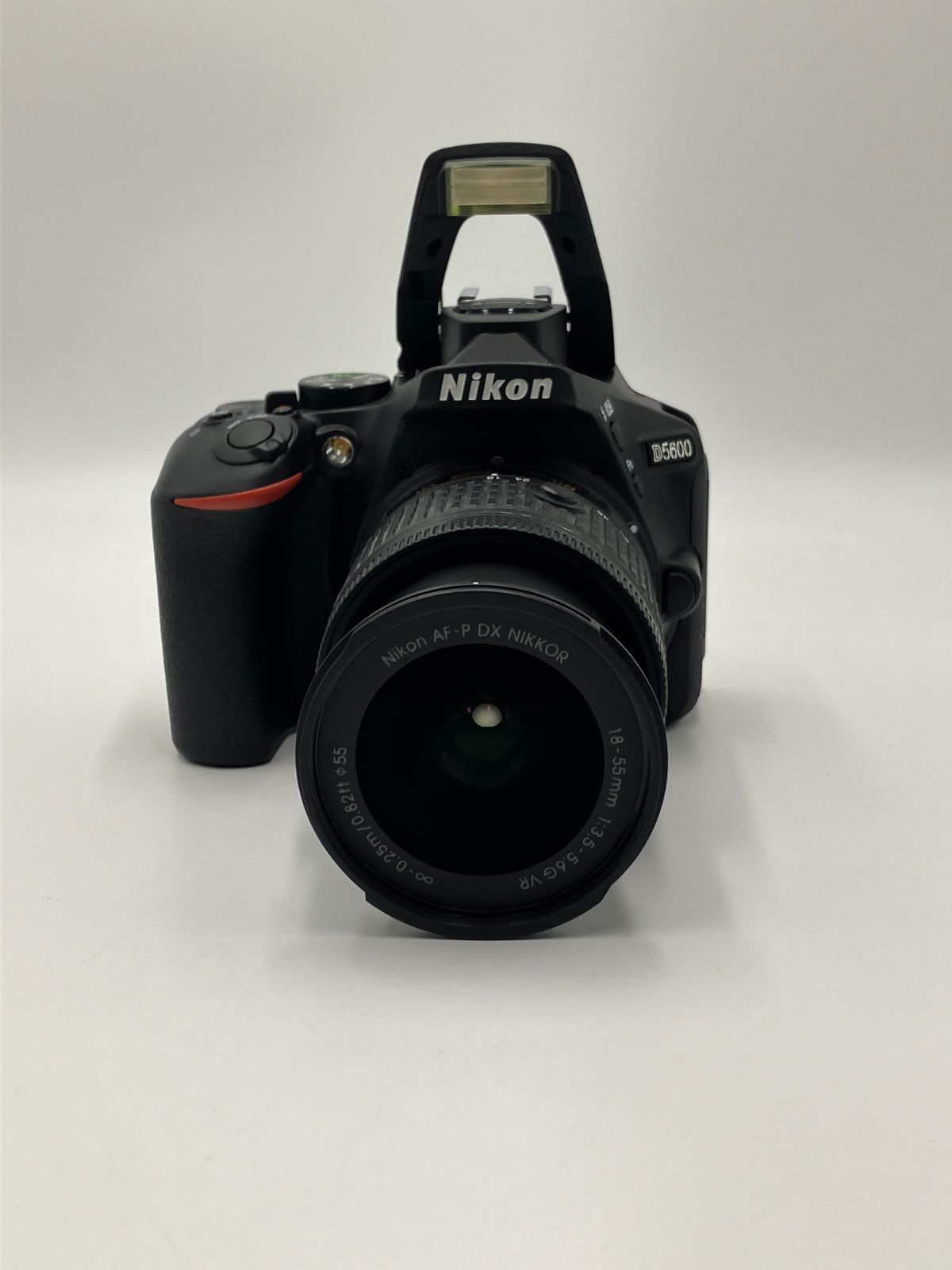 Digital Slr Nikon D5600 Af-P Dx Nikkor 18-55Mm F3.5-5.6G Vr