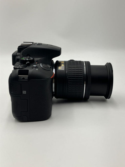 Digital Slr Nikon D5600 Af-P Dx Nikkor 18-55Mm F3.5-5.6G Vr