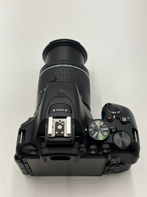 Digital Slr Nikon D5600 Af-P Dx Nikkor 18-55Mm F3.5-5.6G Vr