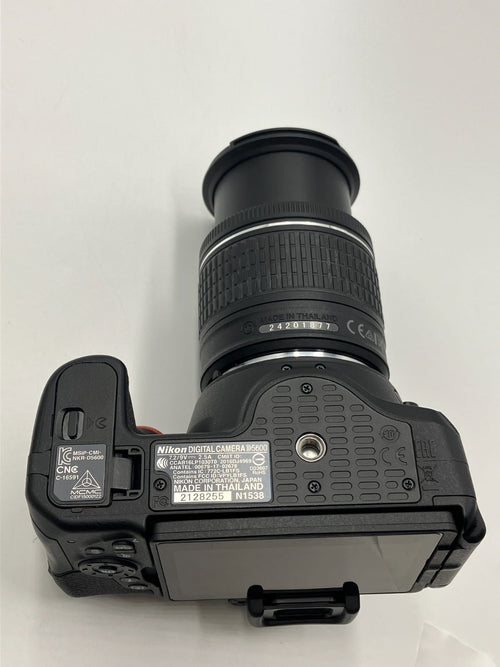Digital Slr Nikon D5600 Af-P Dx Nikkor 18-55Mm F3.5-5.6G Vr