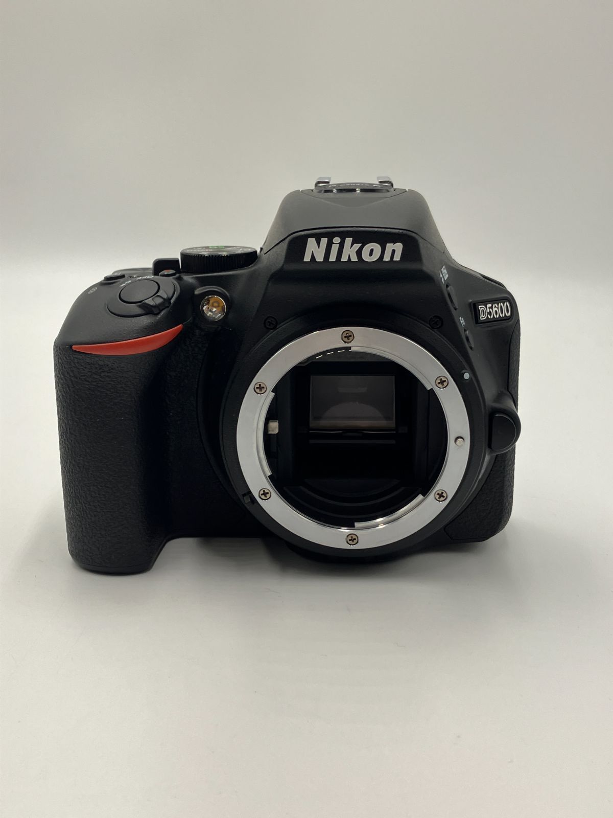 Digital Slr Nikon D5600 Af-P Dx Nikkor 18-55Mm F3.5-5.6G Vr