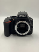 Digital Slr Nikon D5600 Af-P Dx Nikkor 18-55Mm F3.5-5.6G Vr