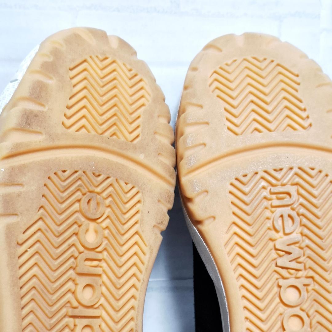New Balance Sneakers 25.5