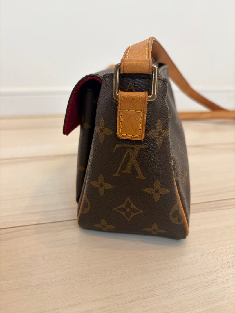Louis Vuitton Shoulder Bags