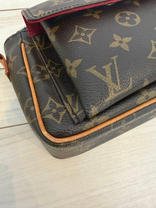 Louis Vuitton Shoulder Bags