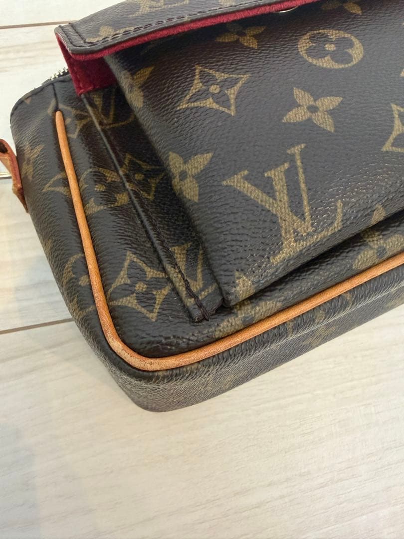 Louis Vuitton Shoulder Bags