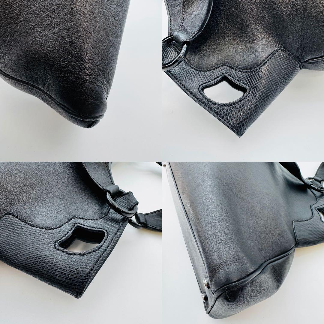 Cartier Shoulder Bags W102