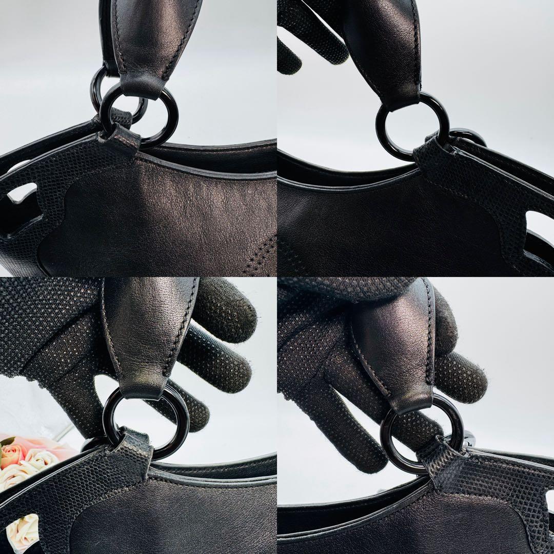 Cartier Shoulder Bags W102