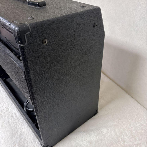 Roland Guitar Amplifier Bolt-30