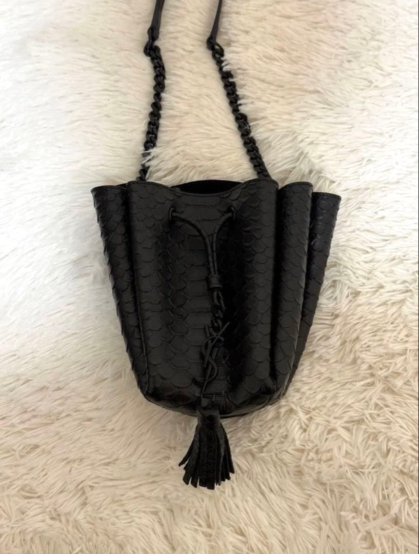 Saint Laurent Shoulder Bags