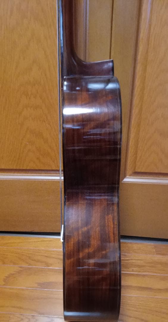 Acoustic Guitars Yamaha C-200