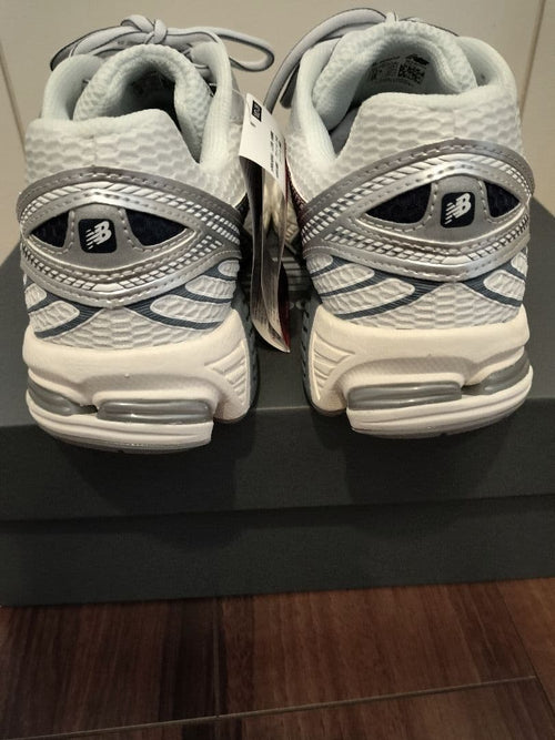 New Balance Sneakers Ml860V2