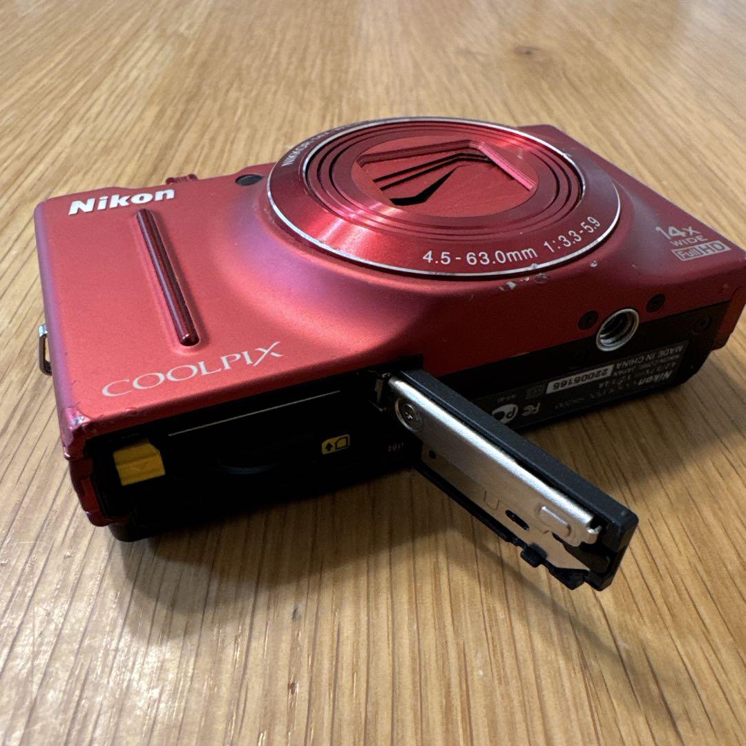 Nikon Compact Digital Camera Coolpix S8200