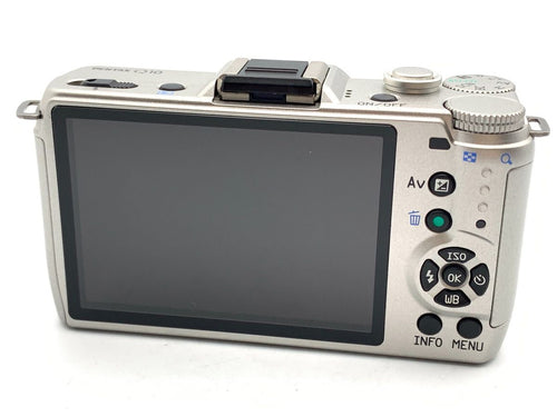 Mirrorless Interchangeable Lips Q10