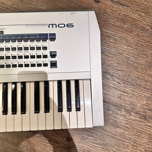 Yamaha Analog Synthesizer Mo6 Lc Motif Es