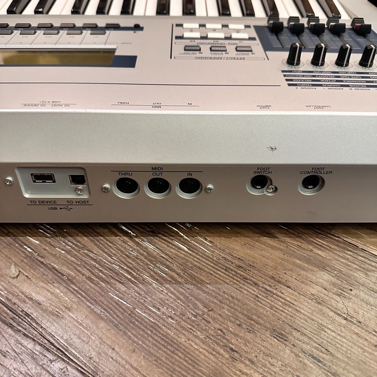 Yamaha Analog Synthesizer Mo6 Lc Motif Es