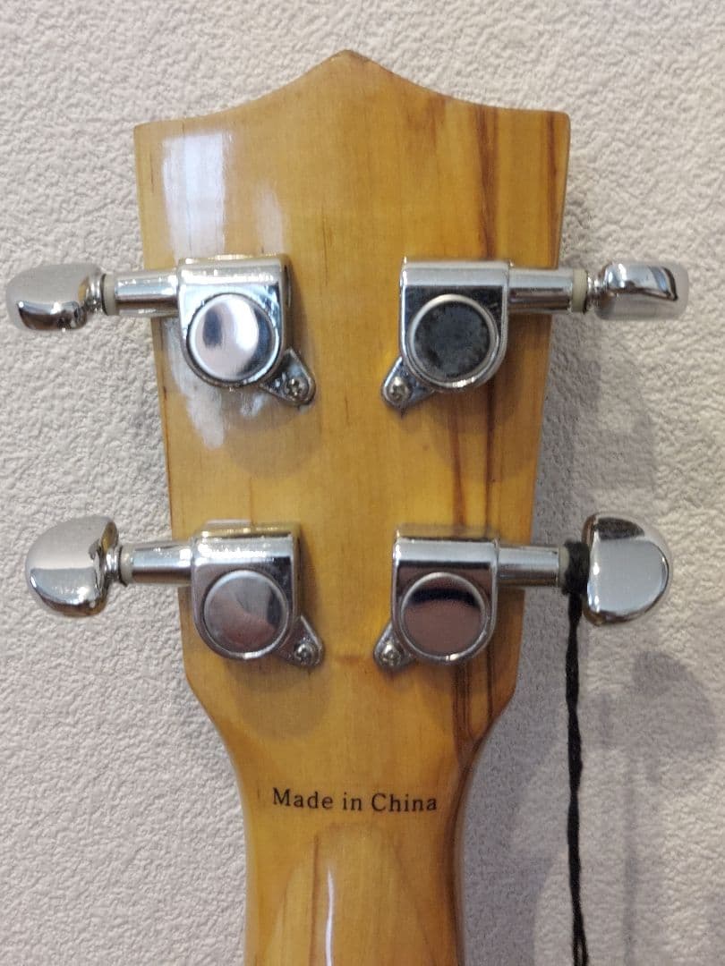 Ukuleles 2 No.60A