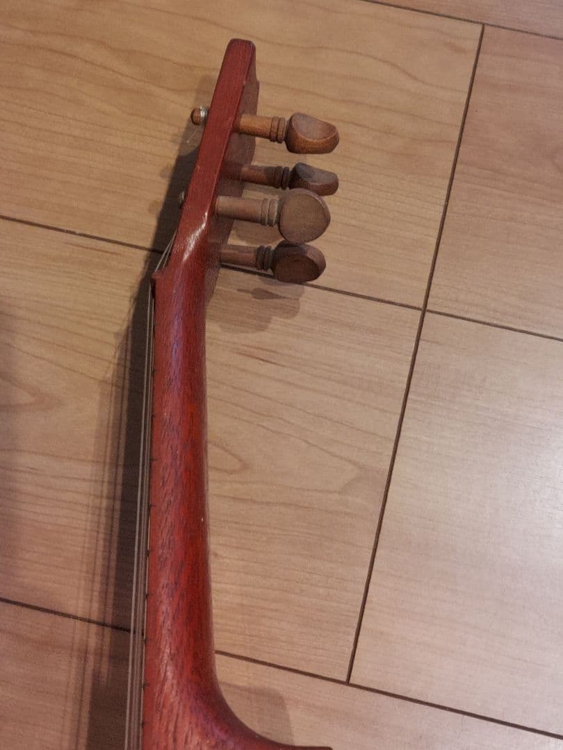 Ukuleles 2 No.60A