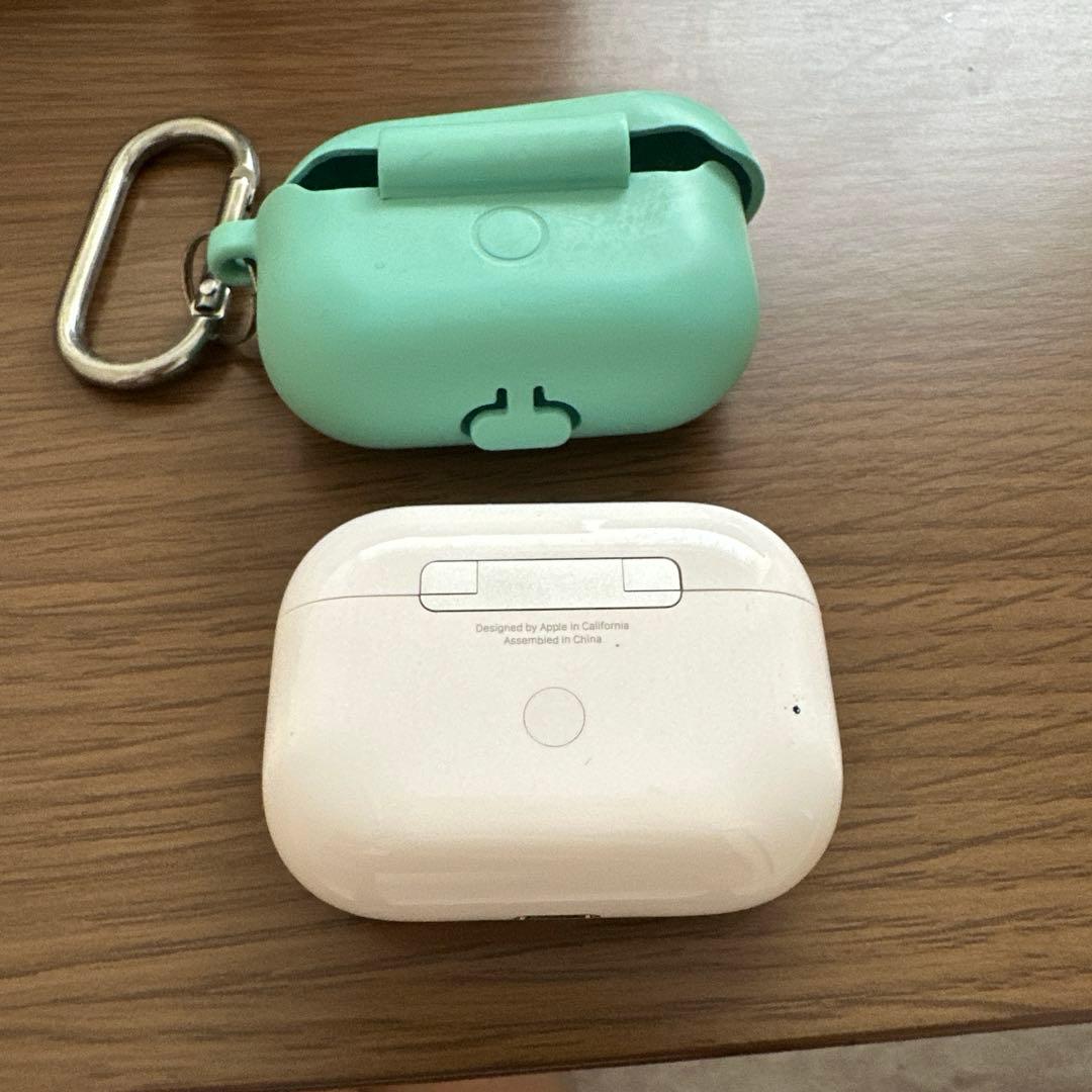 Airpods Body Mint Green (Case), White