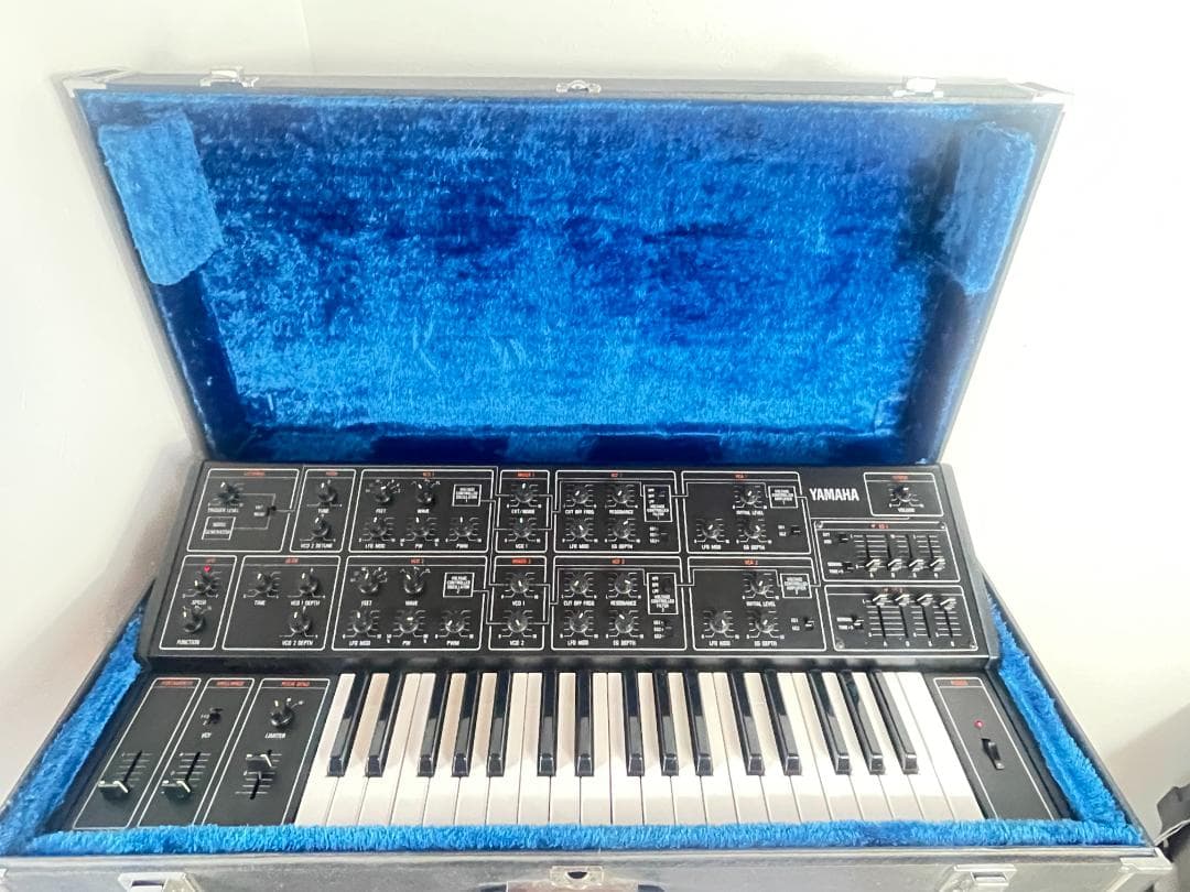 Analog Synthesizers Yamaha Cs-15