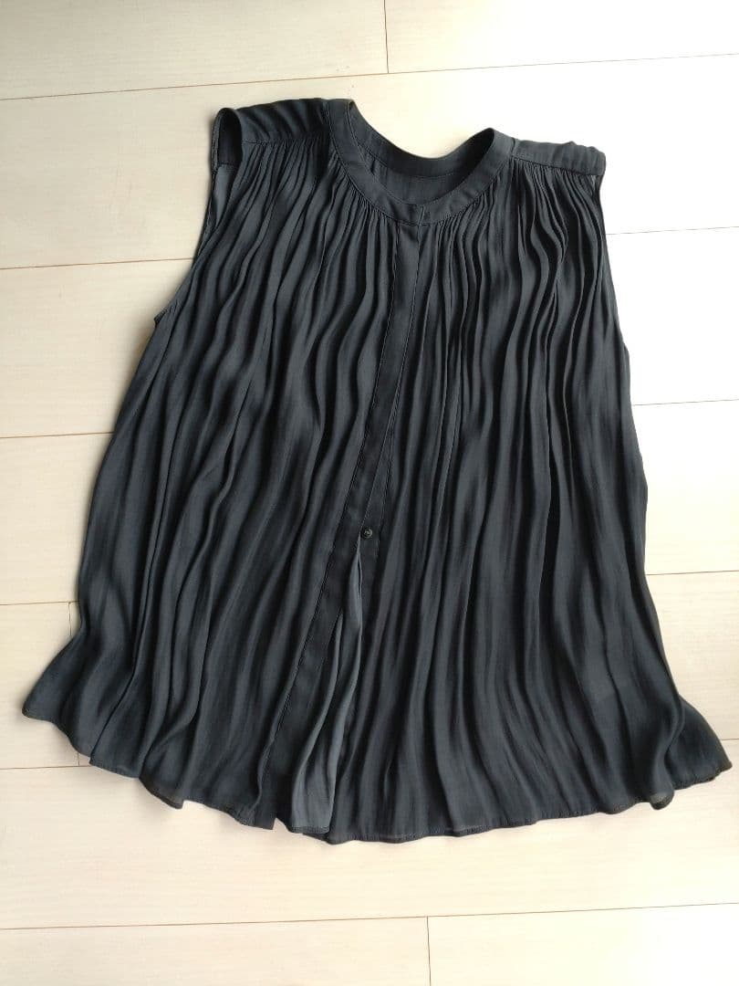Sleeveless