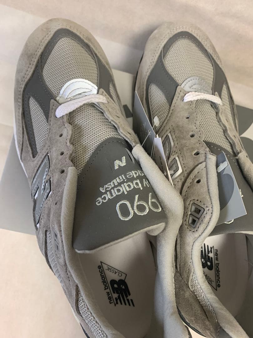 New Balance Sneakers M990V2