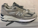 New Balance Sneakers M990V2