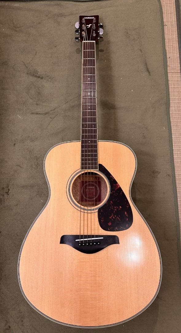 Yamaha Acoustic Guitars Fs720S