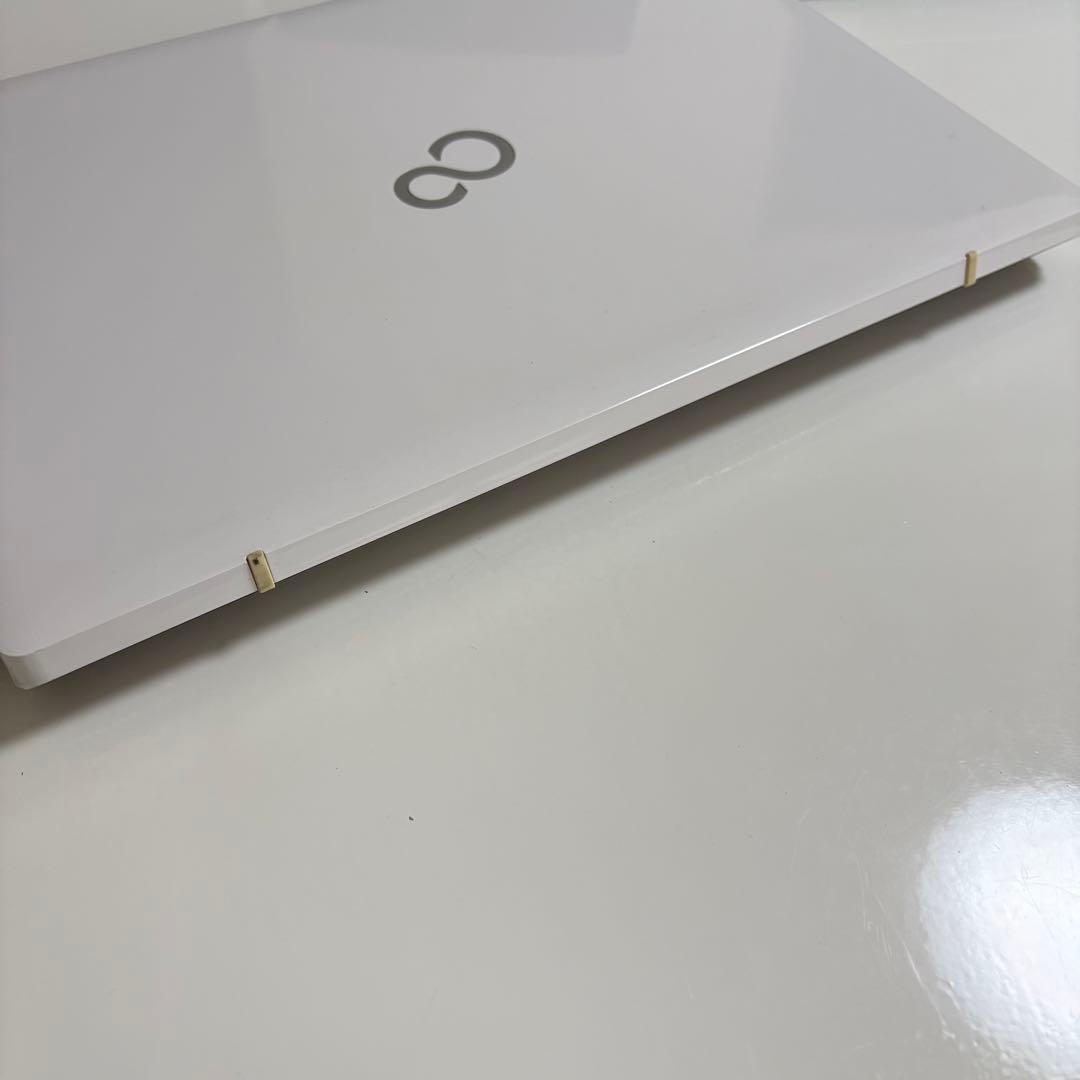 Fujitsu Windows Laptops Ah53/B3 8 I7 8Gb Ssd256Gb Win11