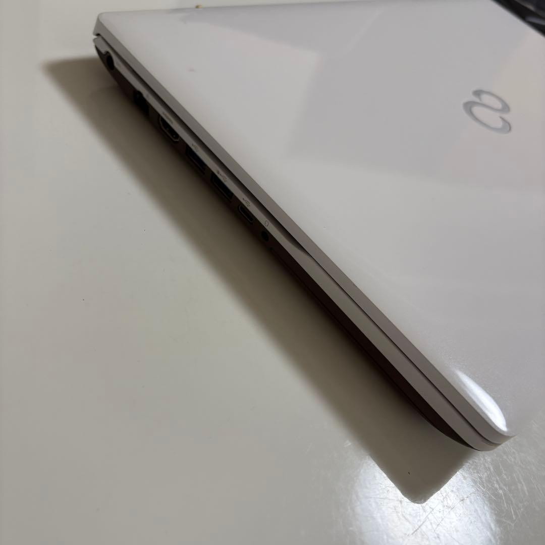 Fujitsu Windows Laptops Ah53/B3 8 I7 8Gb Ssd256Gb Win11