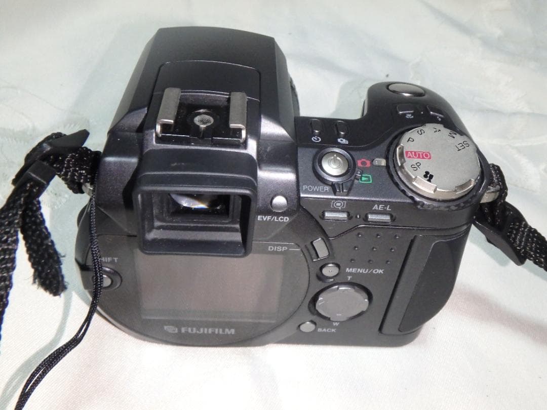 Fujifilm Compact Digital Camera 6900Z Finepix