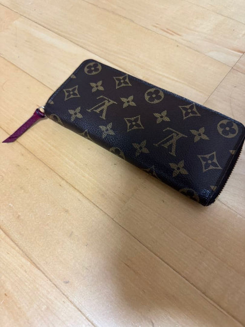 Long Wallets