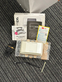 Nintendo Ds Consoles (Dsi) Ntr-001