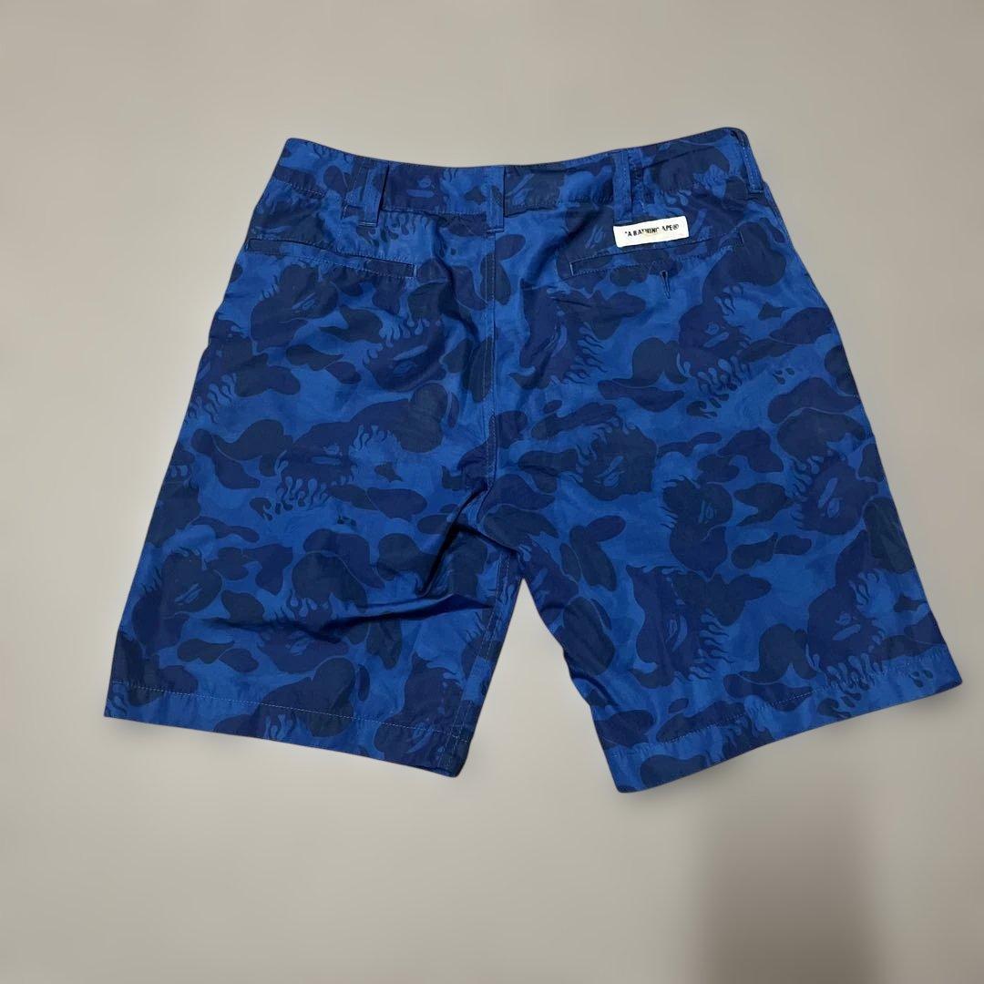 Een badende aap short-bermuda
