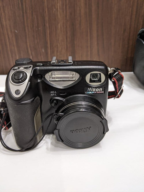 Nikon Digital Slr [290]Nikon Coolpix 5000