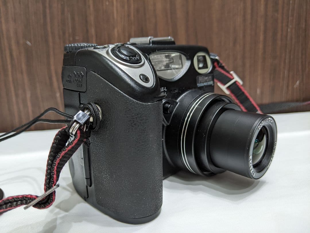 Nikon Digital Slr [290]Nikon Coolpix 5000