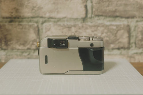 Contax Rangefinder Cameras G1 Carl Zeiss Planar F2 Rom