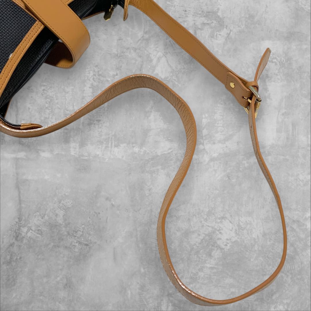 Yves Saint Laurent Shoulder Bags