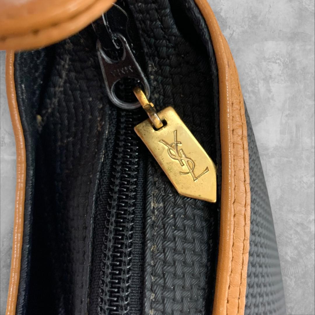 Yves Saint Laurent Shoulder Bags
