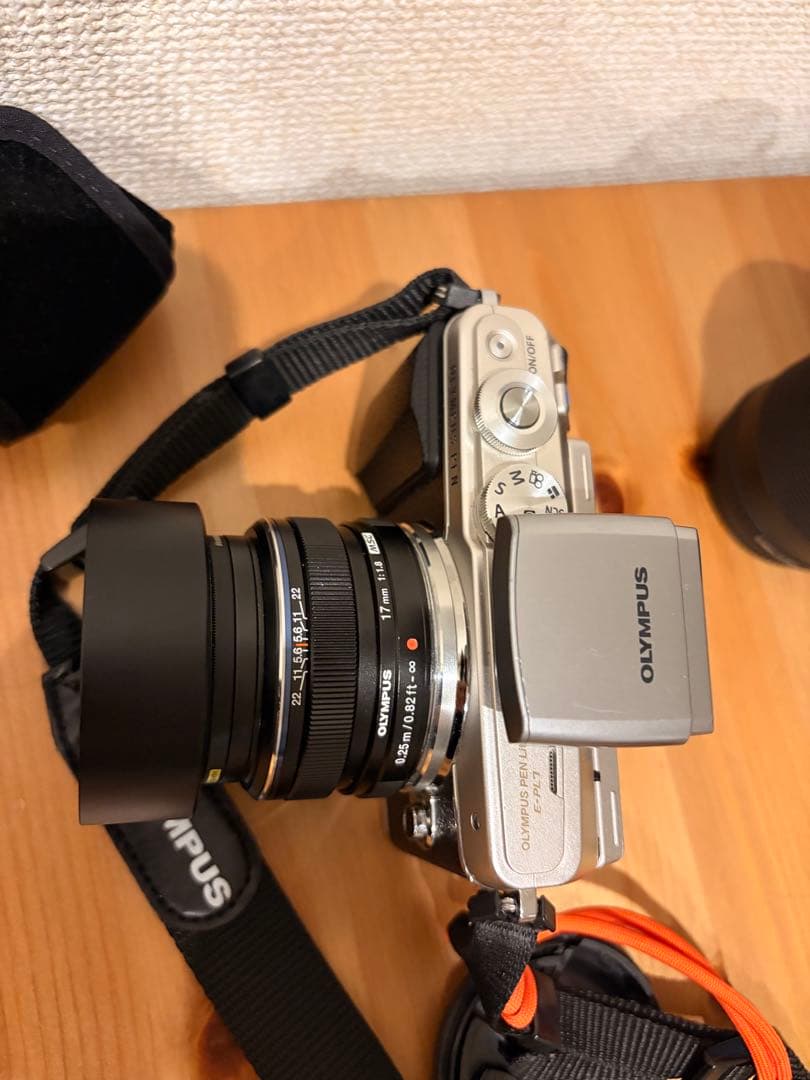 Olympus Mirrorless Interchangeable Lips