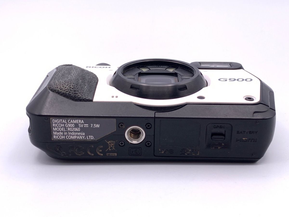 Compact Digital Camera G900