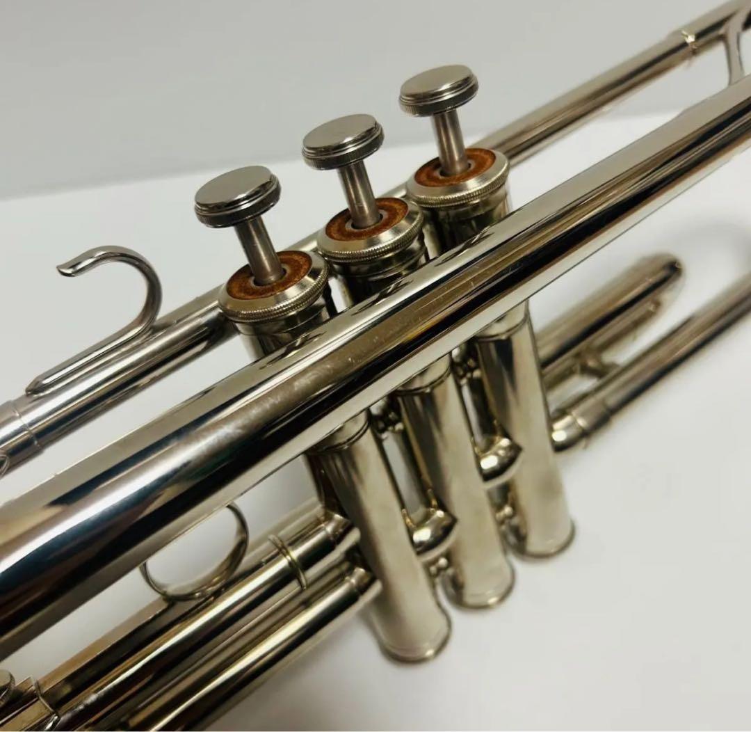 Trumpets Yamaha Ytr-136