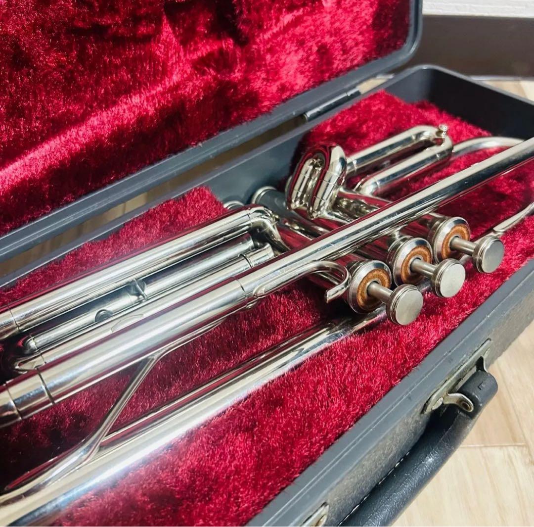 Trumpets Yamaha Ytr-136