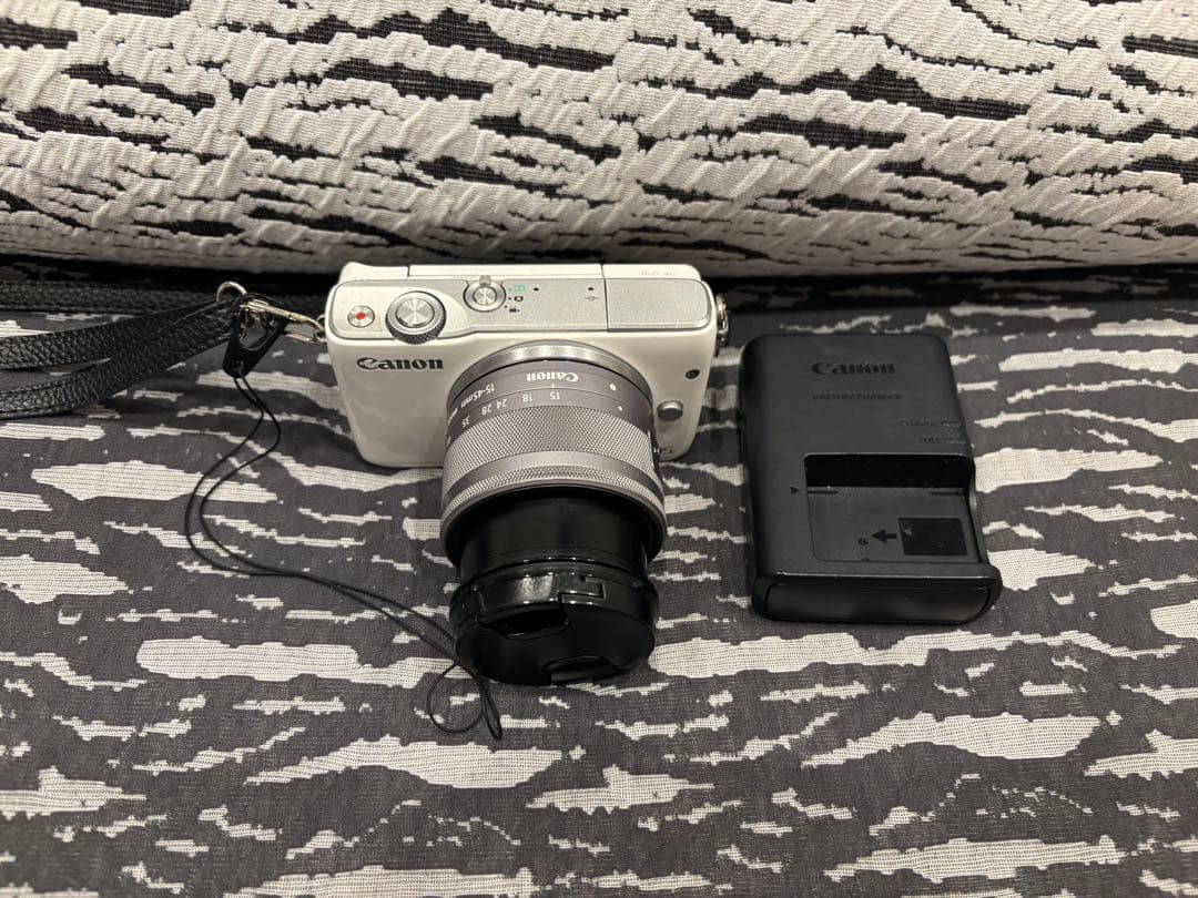 Canon Mirrorless Interchangeable Lips M10