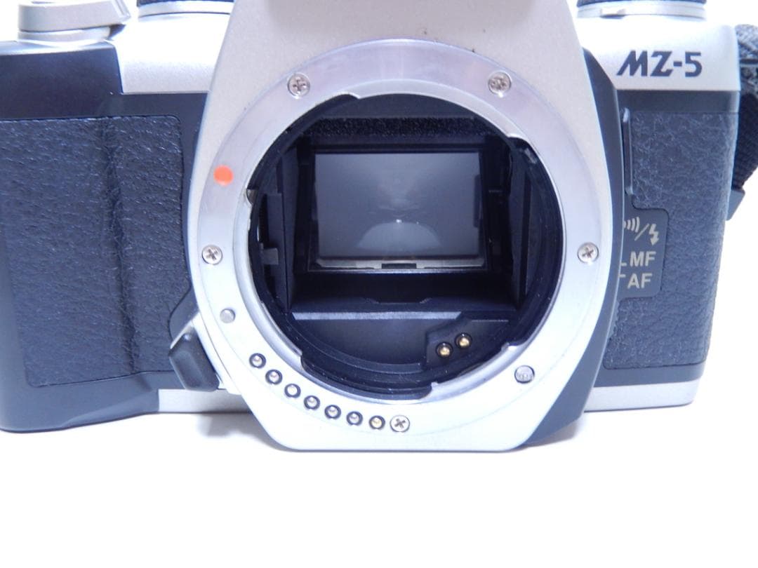 Pentax Slr Camera (Film) Mz-5 1:4 28-70Mm