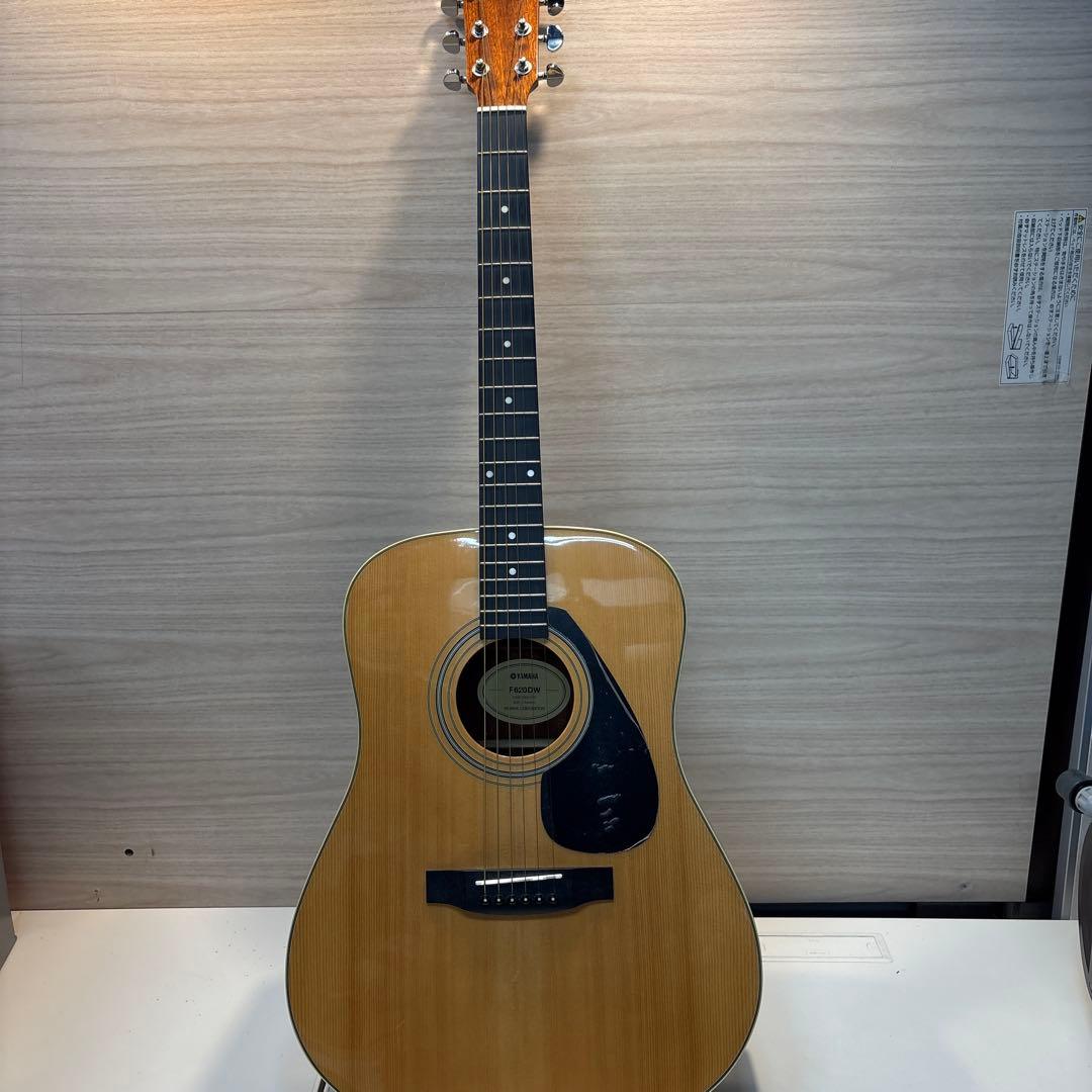 Acoustic Guitar Yamaha F620Dw